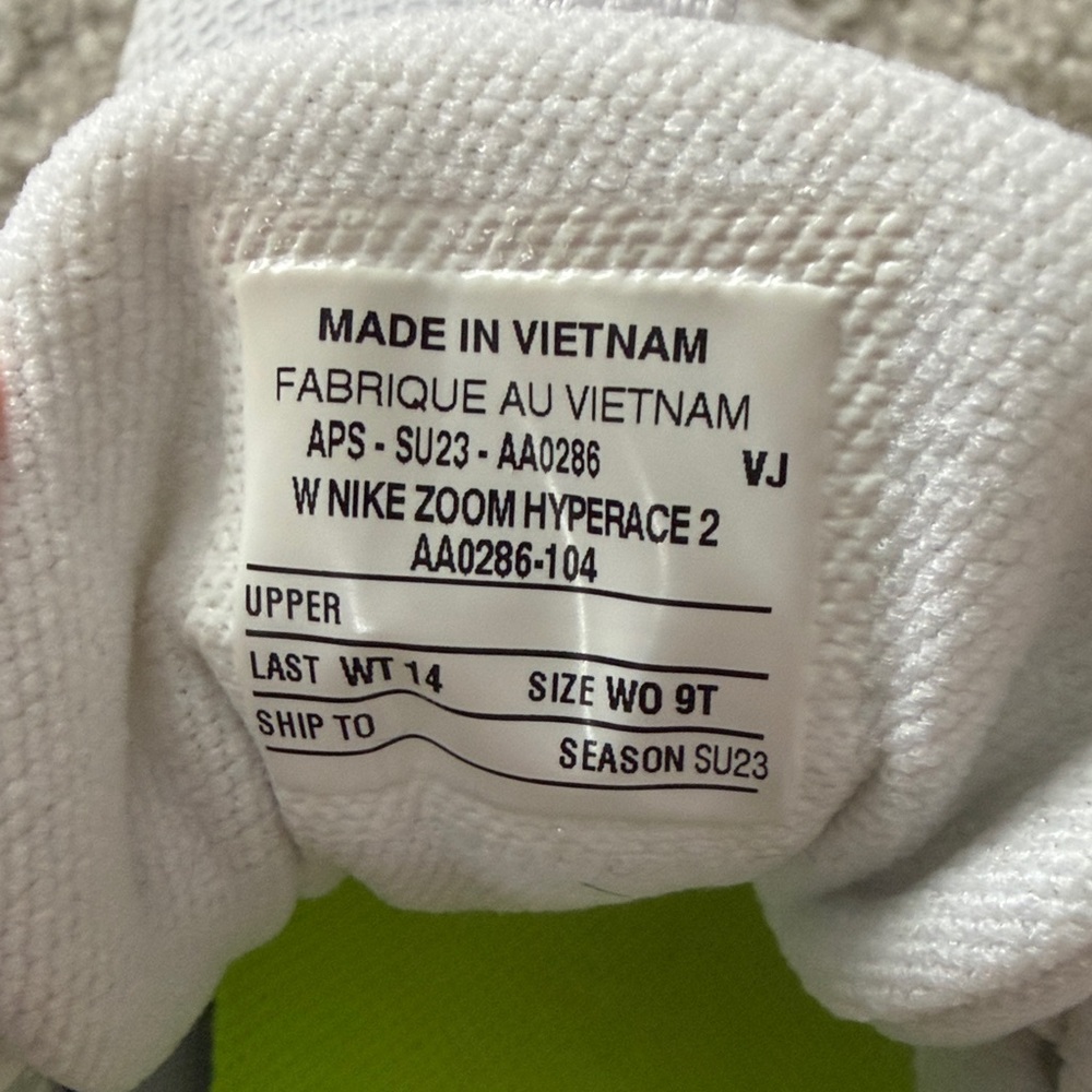 Nike White and Blue Athletic Shoes - Picture 3 of 6